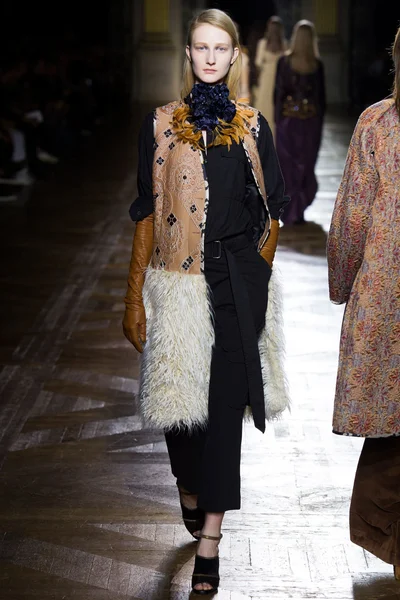 Look 36